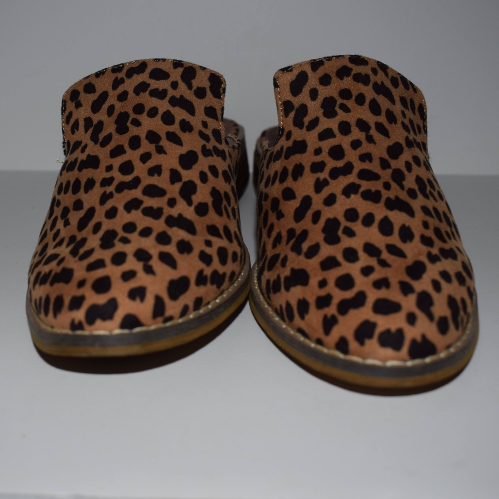 Indigo Rd Hayze Cheetah Print Mules Clogs Shoes Womens 7.5 M Low Block Heel - Picture 2 of 7
